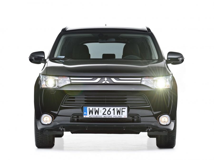 Mitsubishi Outlander Fisher 2014 года  (фото 2 из 19)
